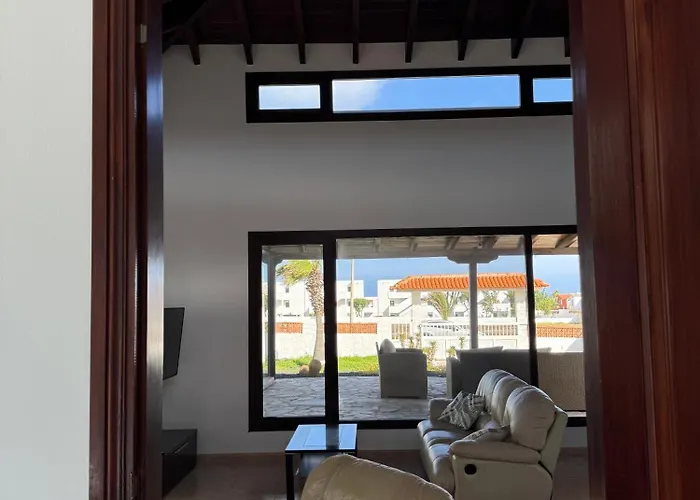 Solerolo - Stunning In Villa *